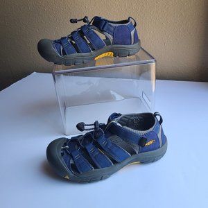 KEEN Unisex Big Kids' (SIZE 4) Newport H2 Sandal Blue Depths/Gargoyle - 1009962